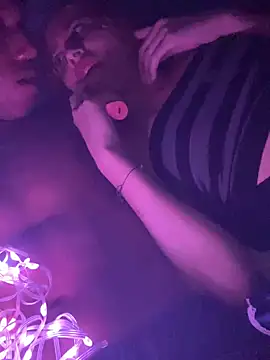 Snapshot of javi182025 chatting on February 16, 1:57 am javi182025 online show from February 16, 1:57 am