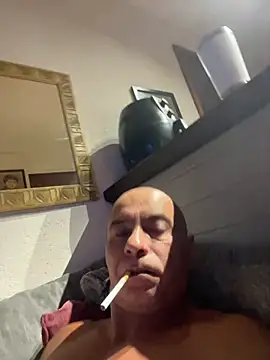 Snapshot of dogfrota chatting on January 11, 7:02 am dogfrota online show from January 11, 7:02 am