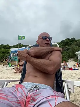 Snapshot of dogfrota chatting on February 13, 4:03 pm dogfrota online show from February 13, 4:03 pm