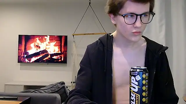 Snapshot of Sasha_bb21 chatting on March 16, 9:30 pm Sasha bb21 online show from March 16, 9:30 pm