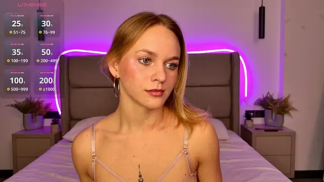 Snapshot of Ellis_Blossom chatting on February 12, 8:31 am Ellis Blossom online show from February 12, 8:31 am