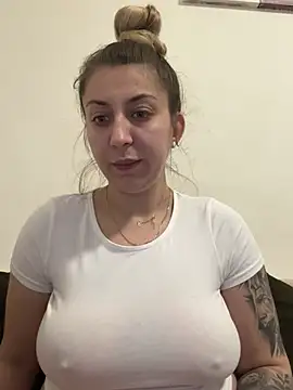 dalia0710 online show from April 15, 9:48 pm