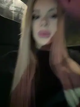 AlyssaFoxx  online show from April 16, 7:25 pm