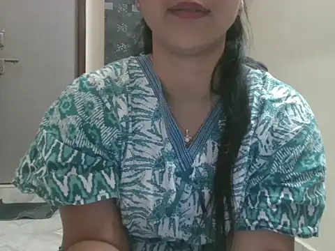 Snapshot of Adaa7 chatting on April 17, 9:45 am Adaa7 online show from April 17, 9:45 am