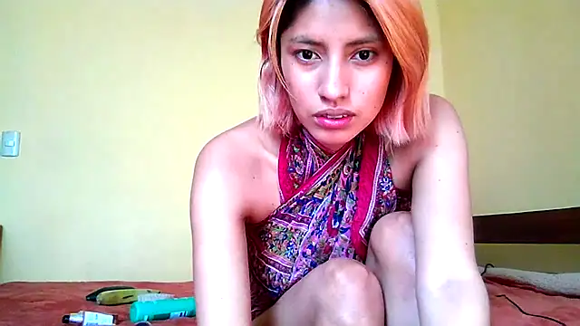 Snapshot of mindymiaw chatting on June 26, 4:33 pm mindymiaw online show from June 26, 4:33 pm