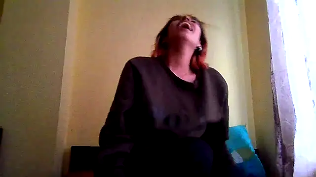 Snapshot of mindymiaw chatting on July 6, 2:36 pm mindymiaw online show from July 6, 2:36 pm