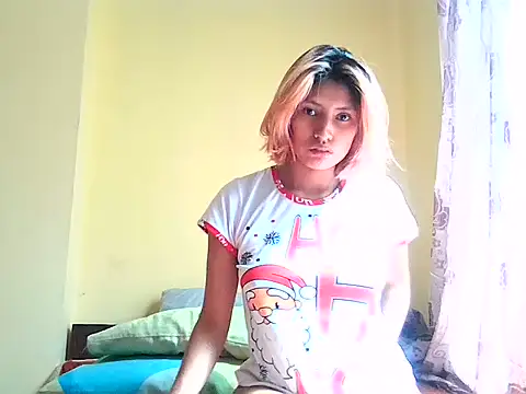 Snapshot of mindymiaw chatting on July 9, 5:28 pm mindymiaw online show from July 9, 5:28 pm
