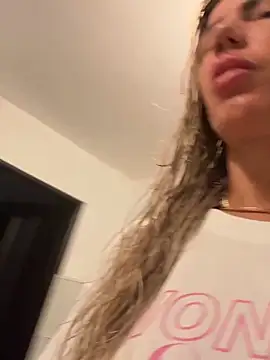 Missolevelvet online show from April 8, 7:36 pm