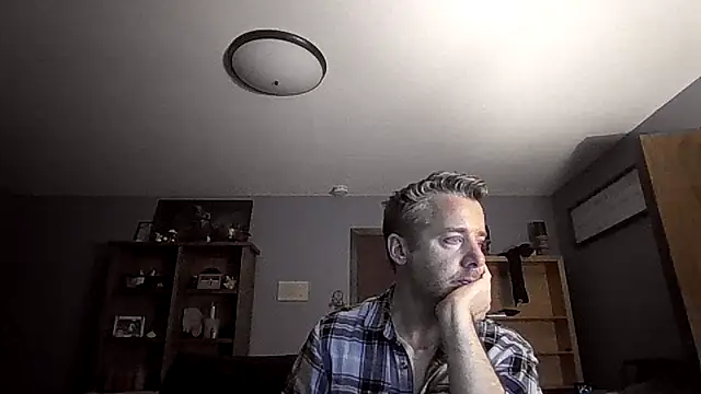 chrisw8140 online show from March 17, 5:55 am