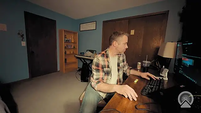 chrisw8140 online show from June 21, 4:26 am
