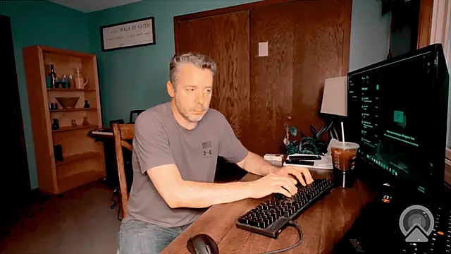 chrisw8140 online show from June 29, 1:23 am