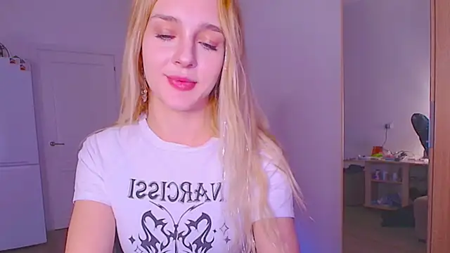 sailormoon666  online show from January 18, 10:13 pm