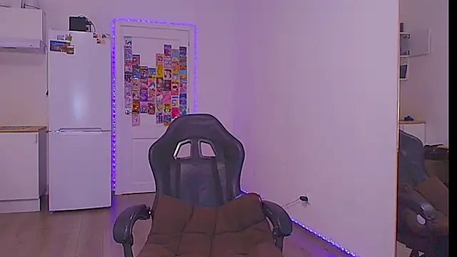 sailormoon666  online show from February 6, 1:21 am