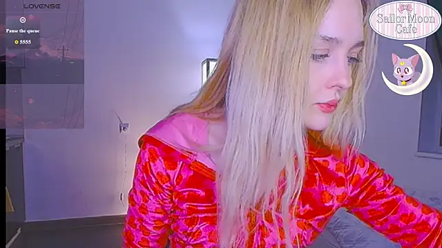 sailormoon666  online show from April 27, 12:19 am