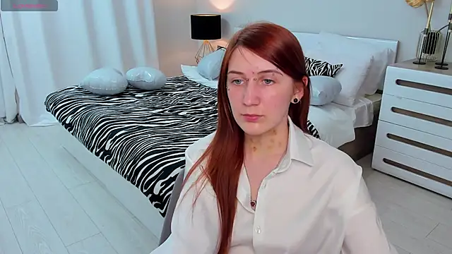 Polly Sweet online show from February 17, 6:47 pm