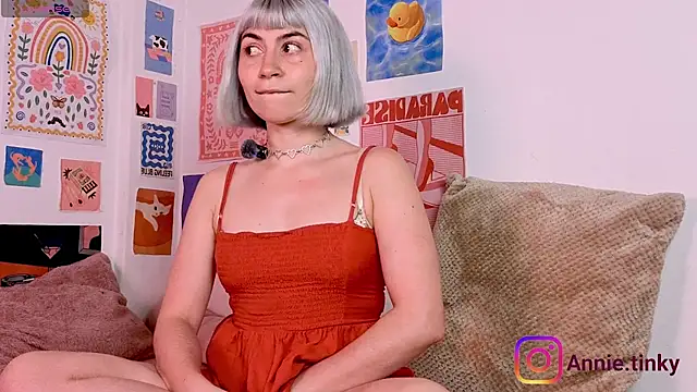 annieTinky0 online show from February 17, 11:33 pm