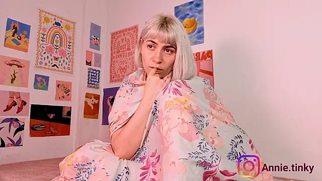 annieTinky0 online show from February 24, 12:30 am