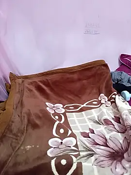 Snapshot of Phoebe-e chatting on February 16, 2:35 pm Phoebe-e online show from February 16, 2:35 pm