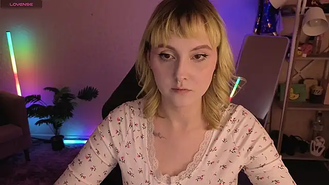 Roziett Belle online show from April 16, 9:10 am