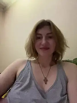 Snapshot of _Crystal_2 chatting on January 17, 9:29 pm Crystal 2 online show from January 17, 9:29 pm