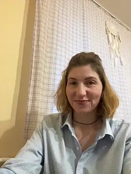 Snapshot of _Crystal_2 chatting on February 2, 3:11 pm Crystal 2 online show from February 2, 3:11 pm