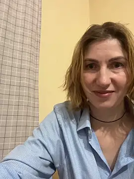 Snapshot of _Crystal_2 chatting on February 4, 9:20 pm Crystal 2 online show from February 4, 9:20 pm