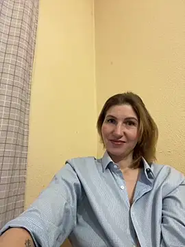 Snapshot of _Crystal_2 chatting on February 11, 3:17 pm Crystal 2 online show from February 11, 3:17 pm