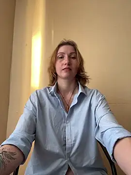 Snapshot of _Crystal_2 chatting on February 20, 2:28 pm Crystal 2 online show from February 20, 2:28 pm