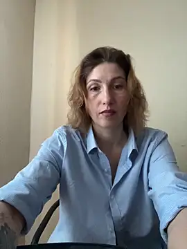 Snapshot of _Crystal_2 chatting on February 21, 3:13 pm Crystal 2 online show from February 21, 3:13 pm