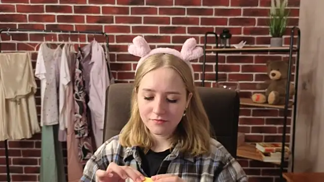 DonnaCole online show from May 18, 10:43 am