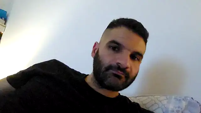Snapshot of marios87xxl chatting on April 3, 8:18 pm marios87xxl online show from April 3, 8:18 pm