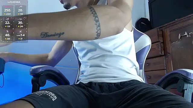 Snapshot of Yankees_xxx chatting on February 12, 1:28 pm Yankees xxx online show from February 12, 1:28 pm