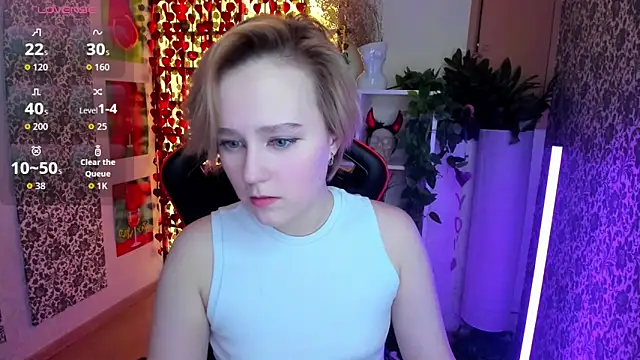 Ellie Heavenly online show from February 18, 8:54 am