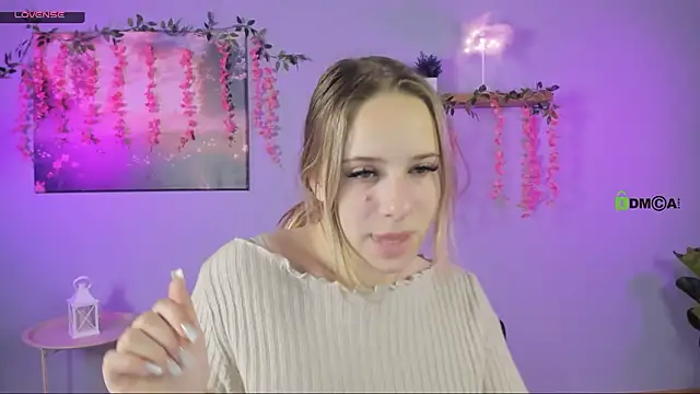 Snapshot of miles_candy chatting on January 18, 12:20 pm miles candy online show from January 18, 12:20 pm