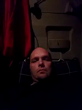 Snapshot of Ivan9999k chatting on February 9, 7:18 pm Ivan9999k online show from February 9, 7:18 pm