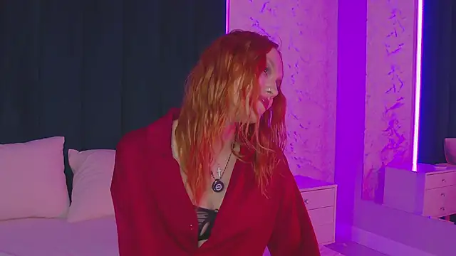 AvaLarson online show from March 29, 3:23 pm