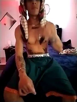 Snapshot of Santiagoo091 chatting on January 12, 6:35 pm Santiagoo091 online show from January 12, 6:35 pm