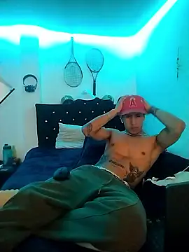 Snapshot of Santiagoo091 chatting on January 13, 7:02 am Santiagoo091 online show from January 13, 7:02 am