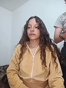 AlexxaAndRileyy online show from March 20, 3:28 pm