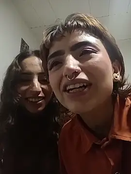 AlexxaAndRileyy online show from April 18, 4:05 am