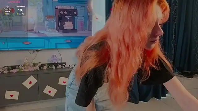 JuanaSumma online show from March 9, 6:06 am