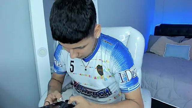 Liam9  online show from February 10, 11:58 am