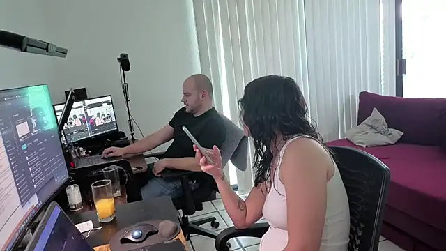 lustfulc99 online show from April 7, 5:13 pm