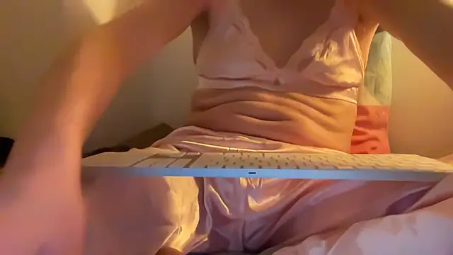 B4by Pink online show from January 15, 9:07 pm