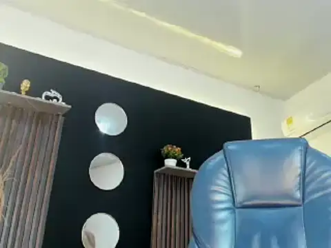 Aurora Lull online show from April 16, 10:38 am