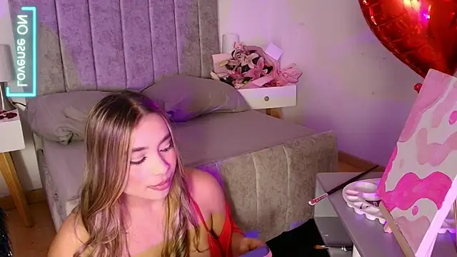 Snapshot of Lucy_Carson_ chatting on February 15, 7:51 am Lucy Carson online show from February 15, 7:51 am