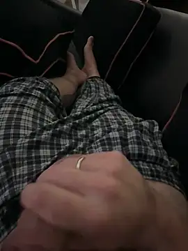 Snapshot of Ksaderfoz chatting on March 27, 11:59 pm Ksaderfoz online show from March 27, 11:59 pm