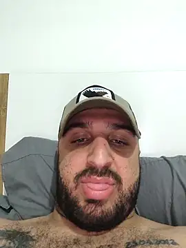 Snapshot of Mertozer01 chatting on March 24, 10:15 pm Mertozer01 online show from March 24, 10:15 pm