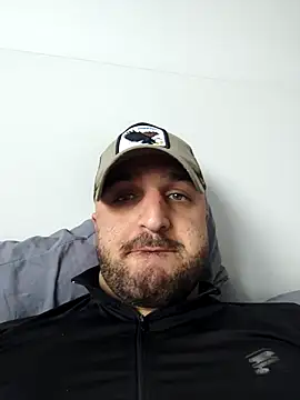 Snapshot of Mertozer01 chatting on March 31, 8:15 am Mertozer01 online show from March 31, 8:15 am