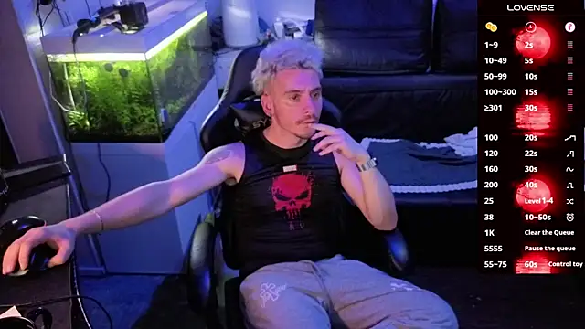 Rayzel White online show from February 15, 9:33 pm